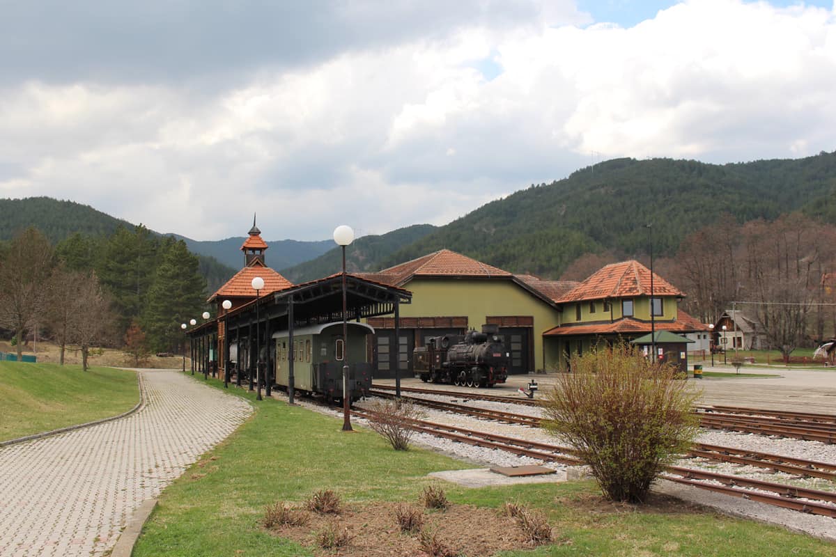 shargan train serbia eight