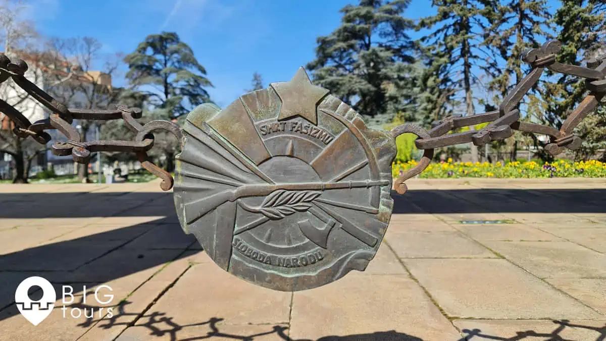 Red army monumnet belgrade bigtours