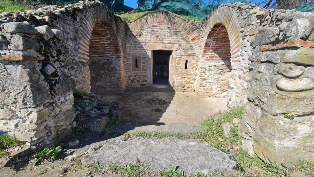 Roman tomb bus bigtours